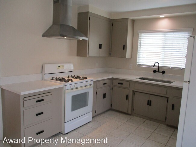 Building Photo - 3 br, 1 bath House - 4037 Tennyson St
