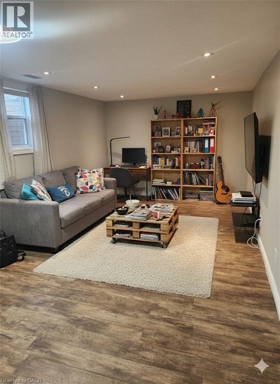 Photo du bâtiment - 21 Belwood Crescent