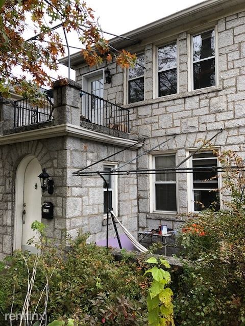 Building Photo - 3 br, 2 bath Townhome - 5149 5th Ave