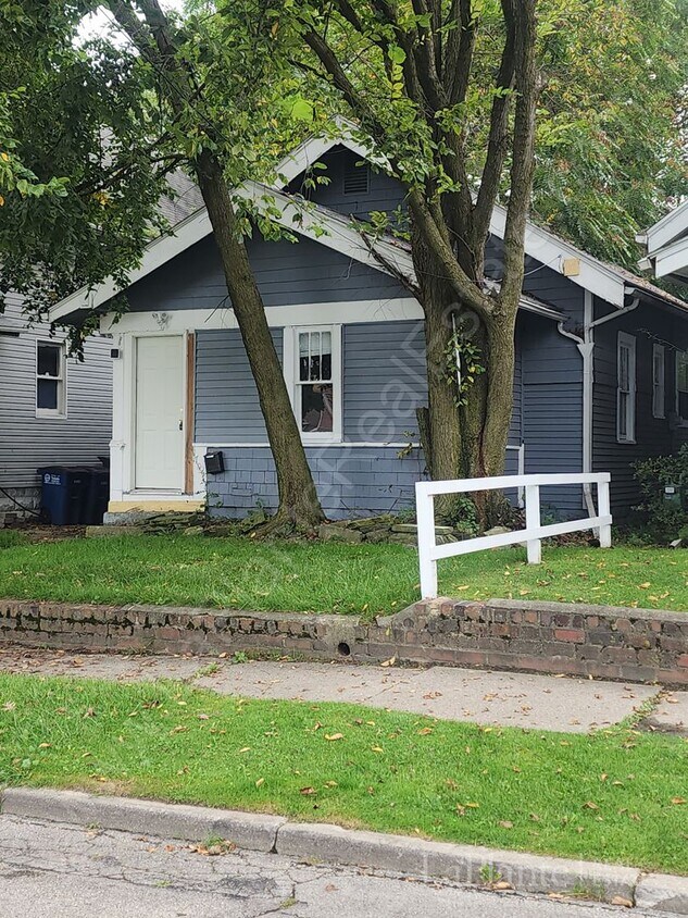 Primary Photo - Two Bedroom Home for Rent