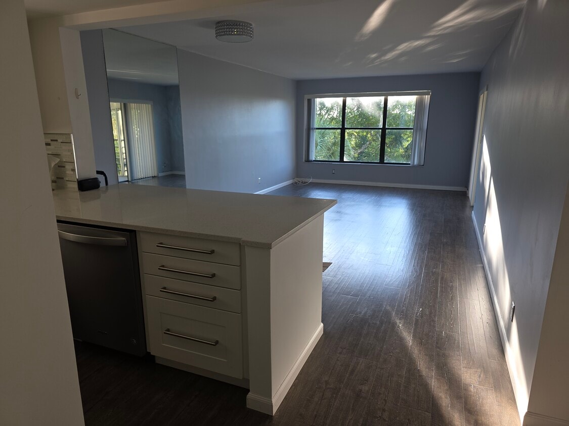 Photo - 2312 S Cypress Bend Dr (Pompano Beach, FL)