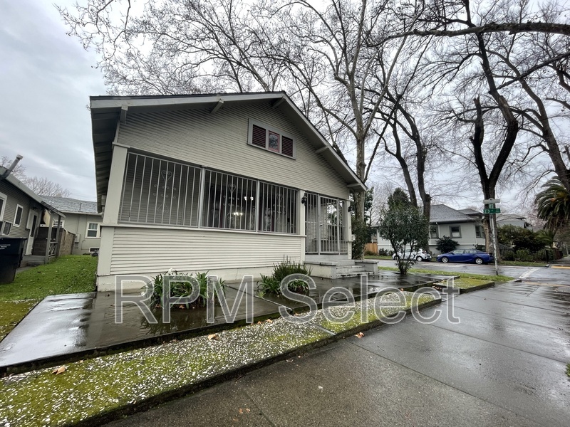 Foto principal - 2300 E St