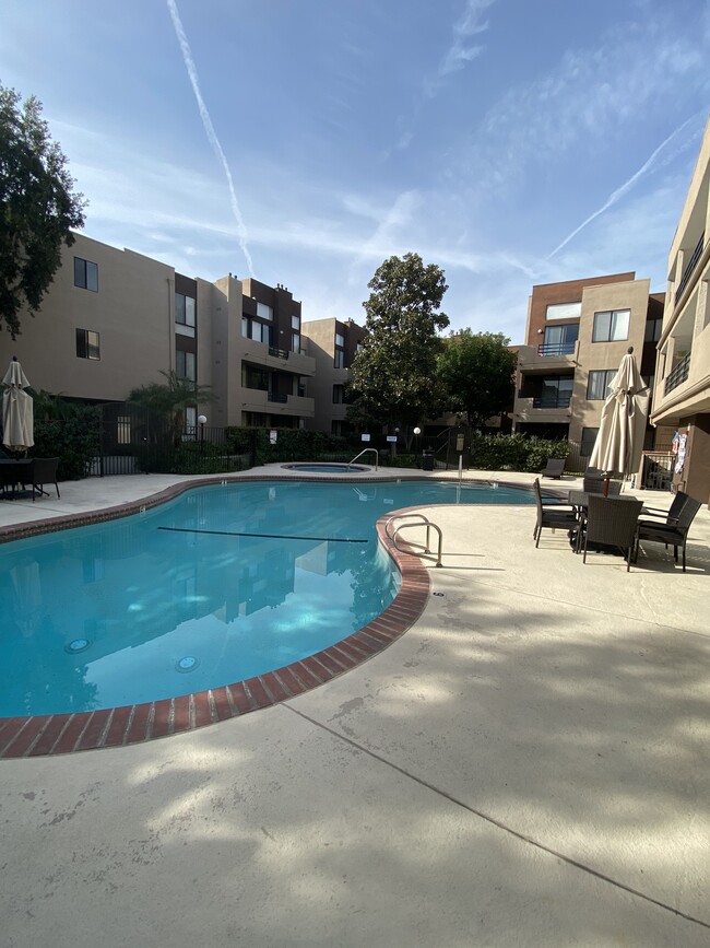 Pool/Jacuzzi - 7826 Topanga Canyon Blvd