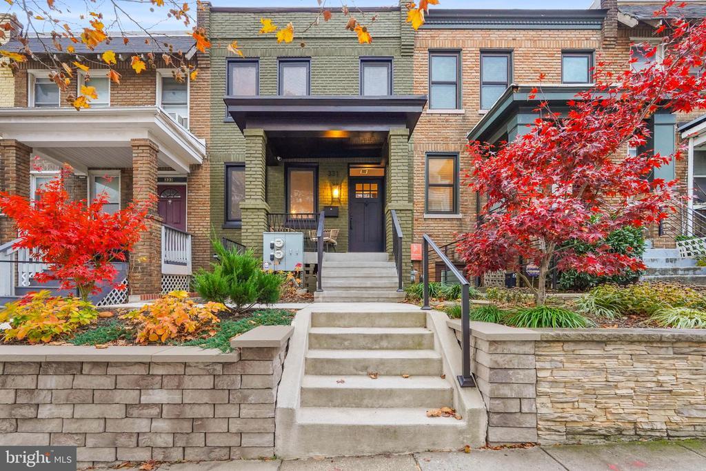 Primary Photo - 331 W St NE