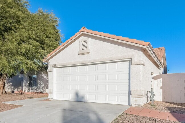 Building Photo - 5304 French Lavender St
