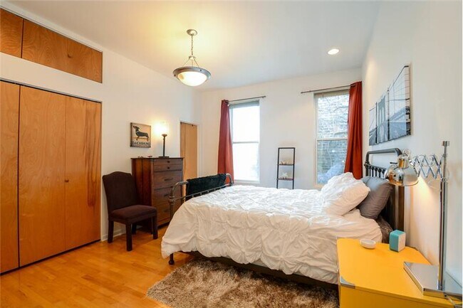 Foto del edificio - 1407 N Wicker Park Ave