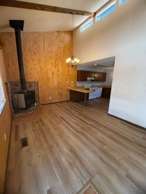 Foto del edificio - 303 Racquet Dr