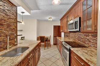 Building Photo - 25 Rockledge Ave