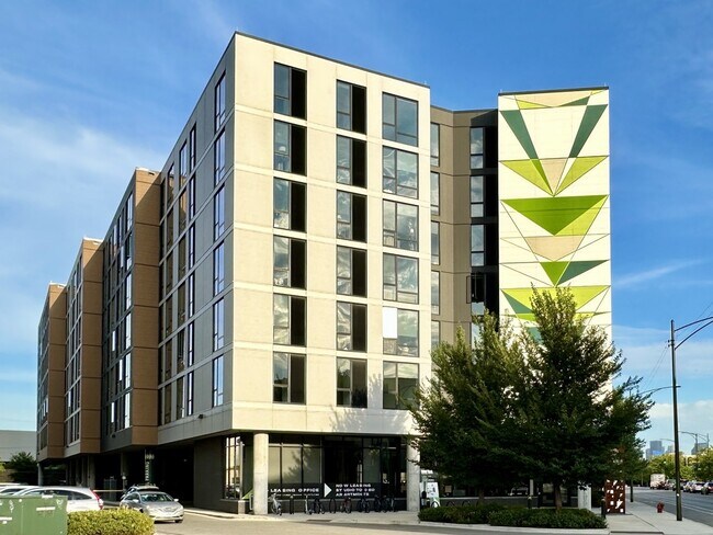 Building Photo - 2155 N Elston Ave