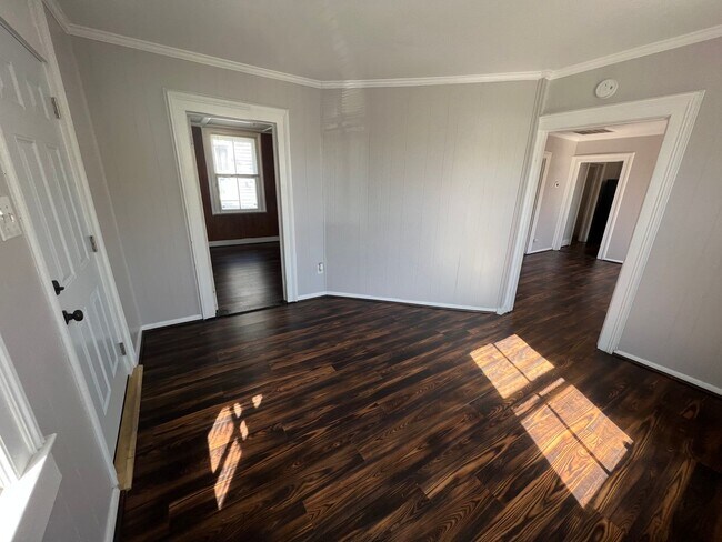 Foto del edificio - Remodeled 3 bedroom/ 2 bathroom home within minutes of downtown.