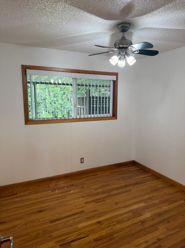 Foto del edificio - 1702 Winchell Ave