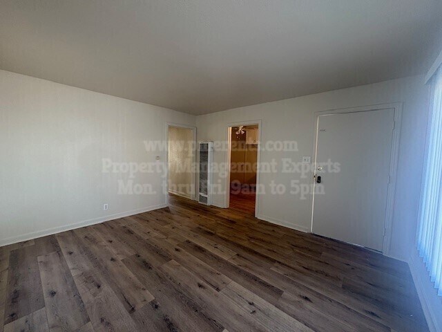 Foto del edificio - 466 E Pine St