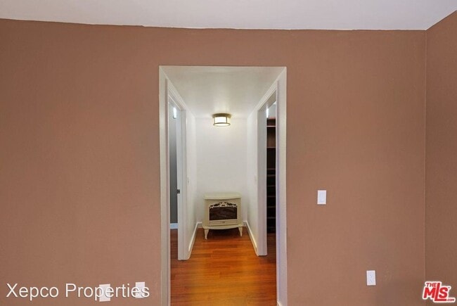 Building Photo - 2230 N Indian Canyon Dr