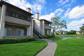 Building Photo - 10263 Gandy Blvd N