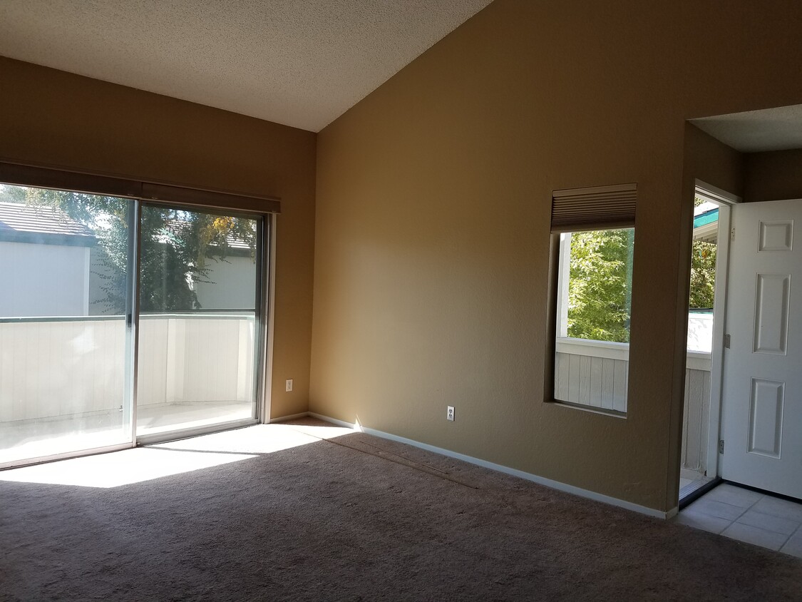 Primary Photo - 2407 Sunny Slope Dr