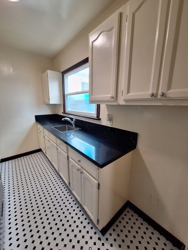 Foto del interior - 3741 S. Arlington Ave