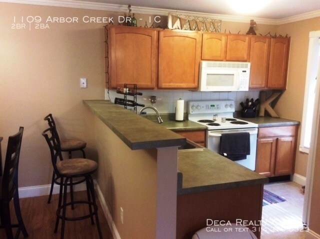 Foto del edificio - 1109 Arbor Creek Dr