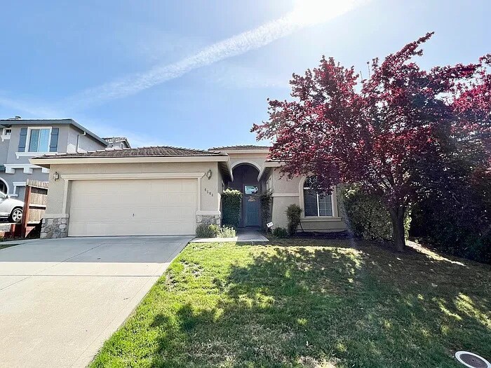 Foto principal - Beautiful One-Level Ranch-Style Home in Ro...