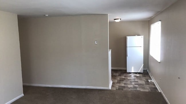 Building Photo - 5637 Alvina Ave