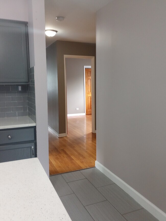 Building Photo - 507 N Westmore Ave