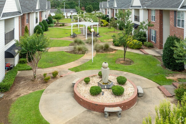 Building Photo - Woodland Village Villas