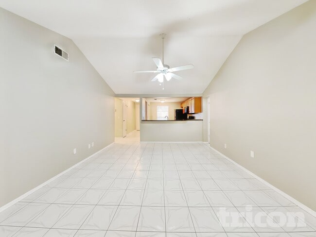 Building Photo - 10217 Carriage Glen Ct