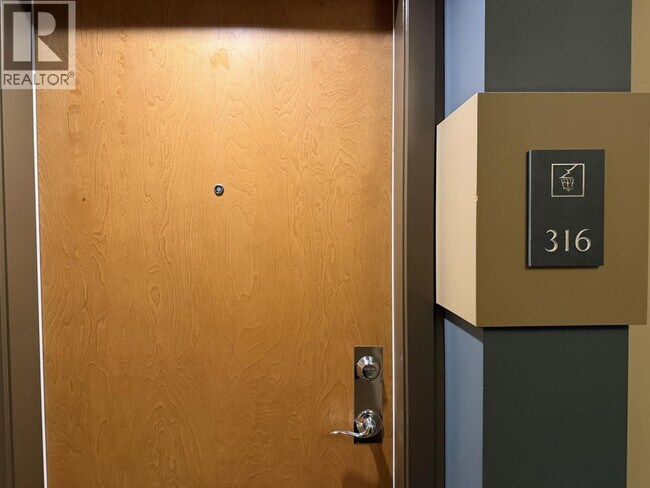 Photo du bâtiment - 3082 DAYANEE SPRING Blvd