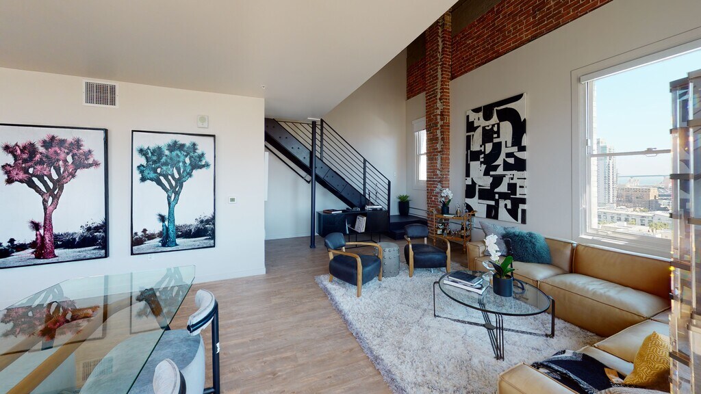 625 Broadway