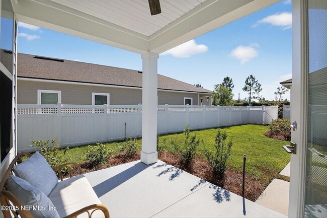 Foto del edificio - 244 Daydream Ave