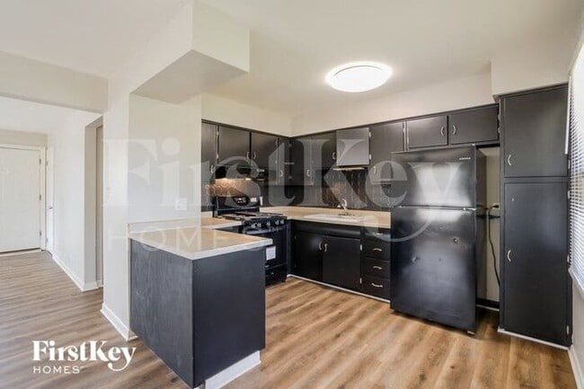 Foto del edificio - 340 E Myrick Ave