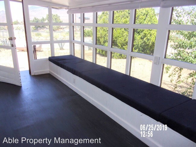 Foto del edificio - 2 br, 1 bath House - 8708 Thistle Court