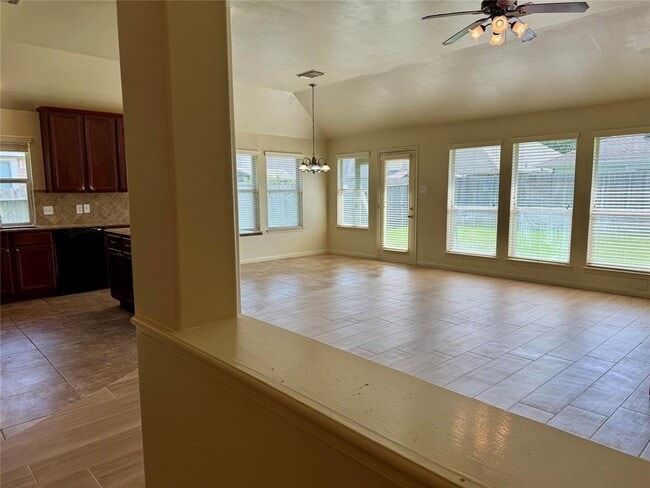 Foto del edificio - 4939 Royal Arbor Ln