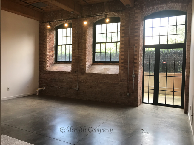 Foto del edificio - Spacious 1-Bed Condo in Downtown Greenville"