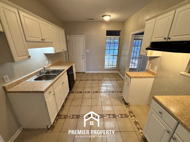 Foto del edificio - 416 Chadwick Cir