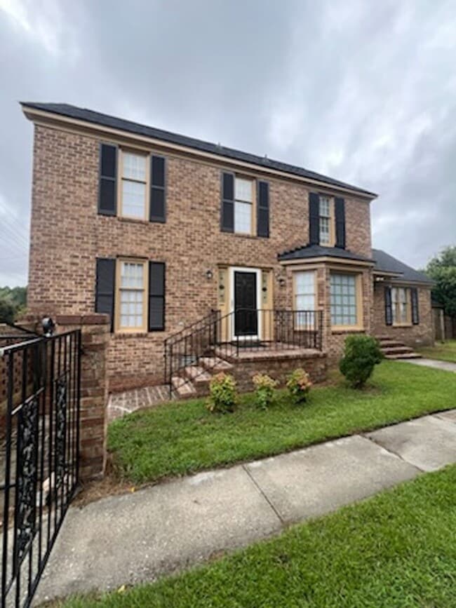 Building Photo - 417 N Ebenezer Rd