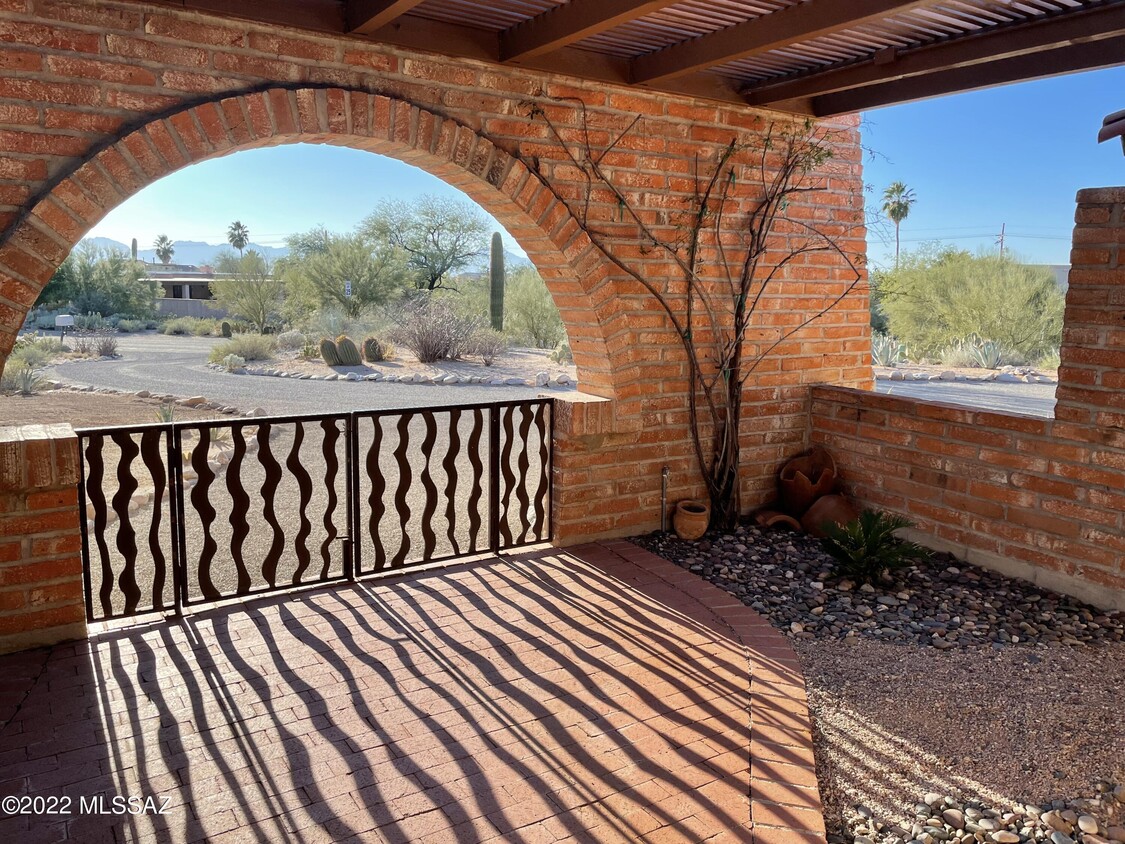 Primary Photo - 6038 N Camino Miraval