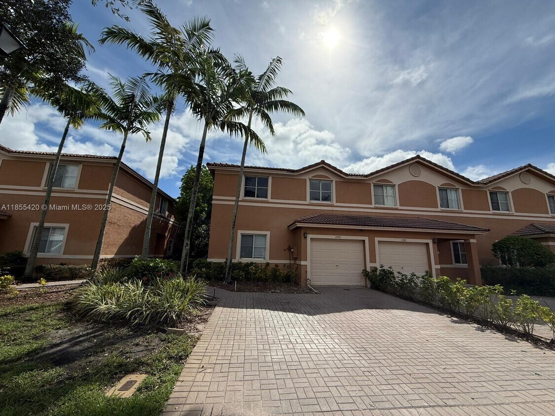 Foto principal - 2090 NW 99th Way
