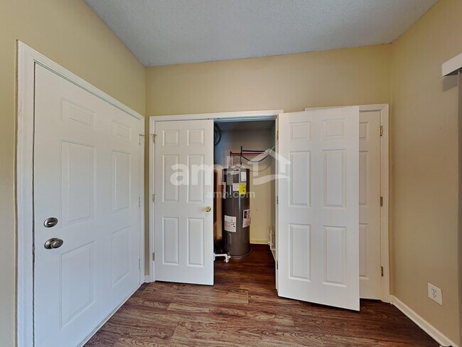 Foto del edificio - 10708 Stillwater Rd