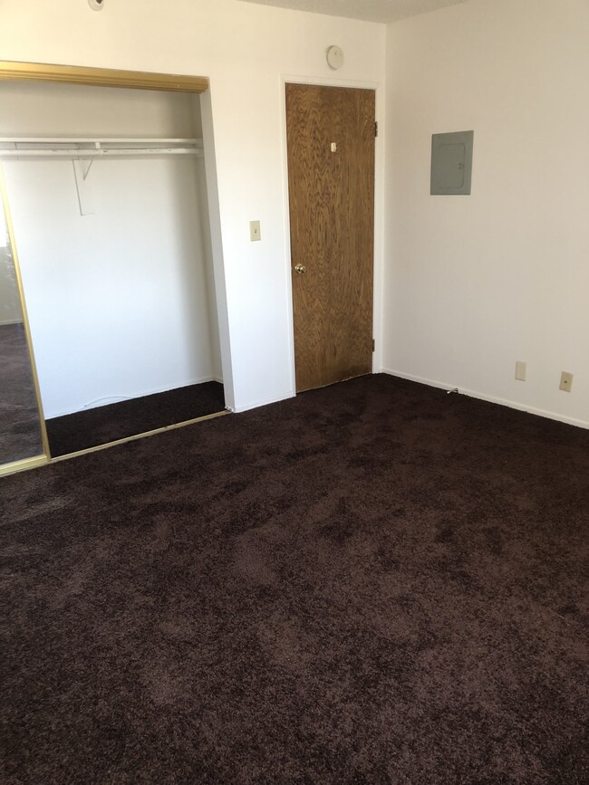 Building Photo - 13707 Cerise Ave