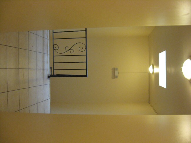 Foto del edificio - 443 N Jackson St
