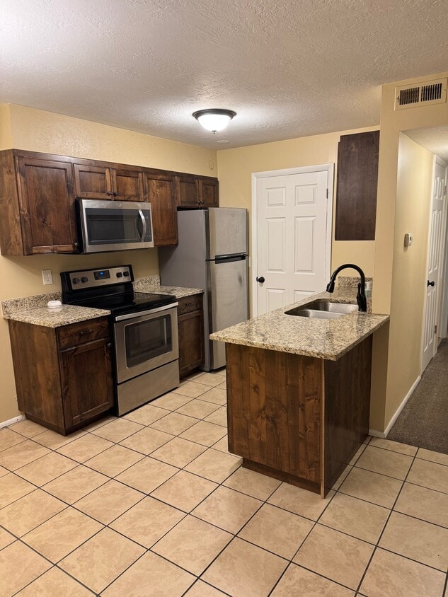 Photo - 1190 E Waterside Cv (Cottonwood Heights, UT)