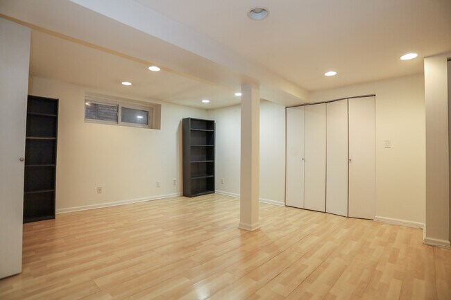 Building Photo - 3716 N Wayne Ave