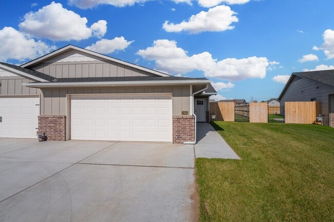 Building Photo - 12717 W Cowboy St