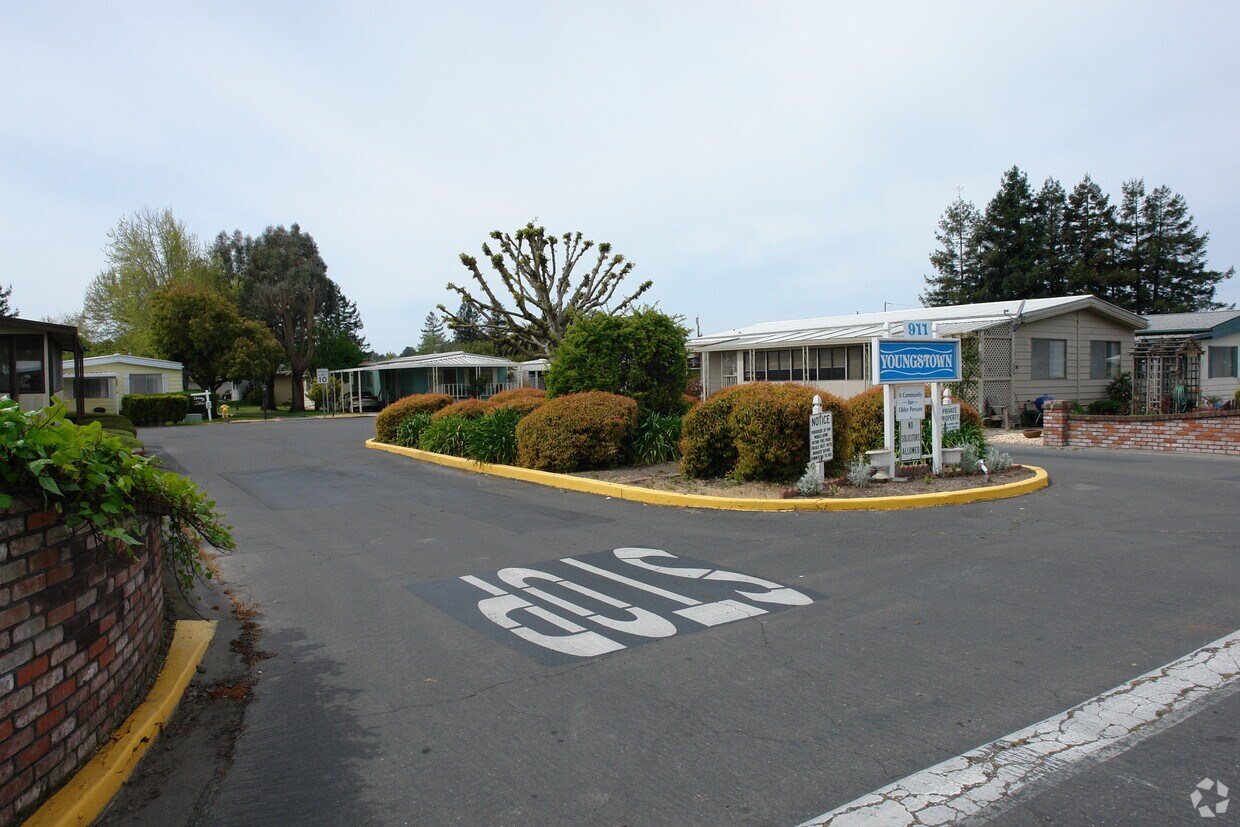 Building Photo - Youngstown Mobile Home Park