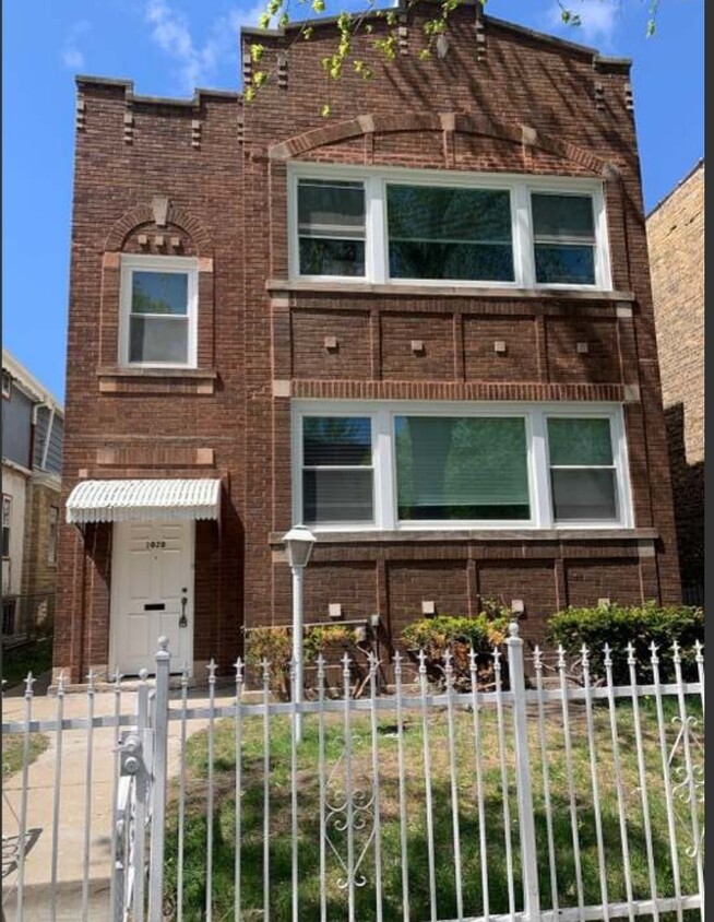 Primary Photo - 1020 N Parkside Ave