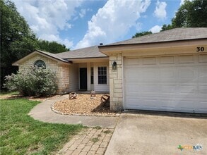 Building Photo - 30 Willow Run Dr