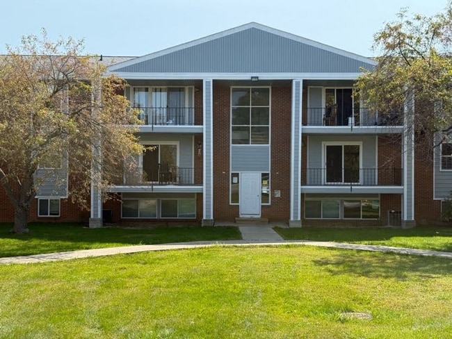 Building Photo - Grand Manor Apartments and Townhomes