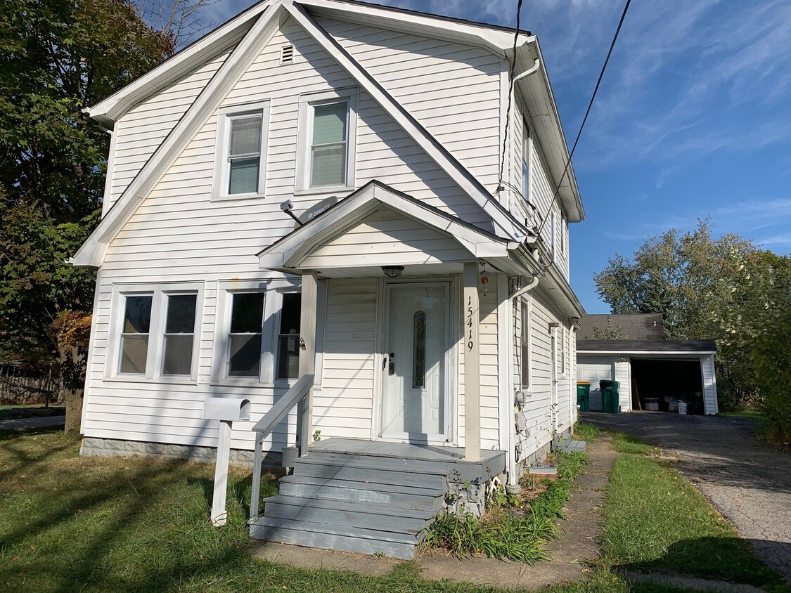 Foto principal - 3 Bed 1.5 Bath Colonial