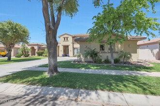 Building Photo - 1740 W Bartlett Way