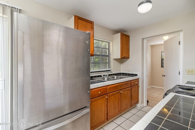 Building Photo - 3648 Tomlin Dr